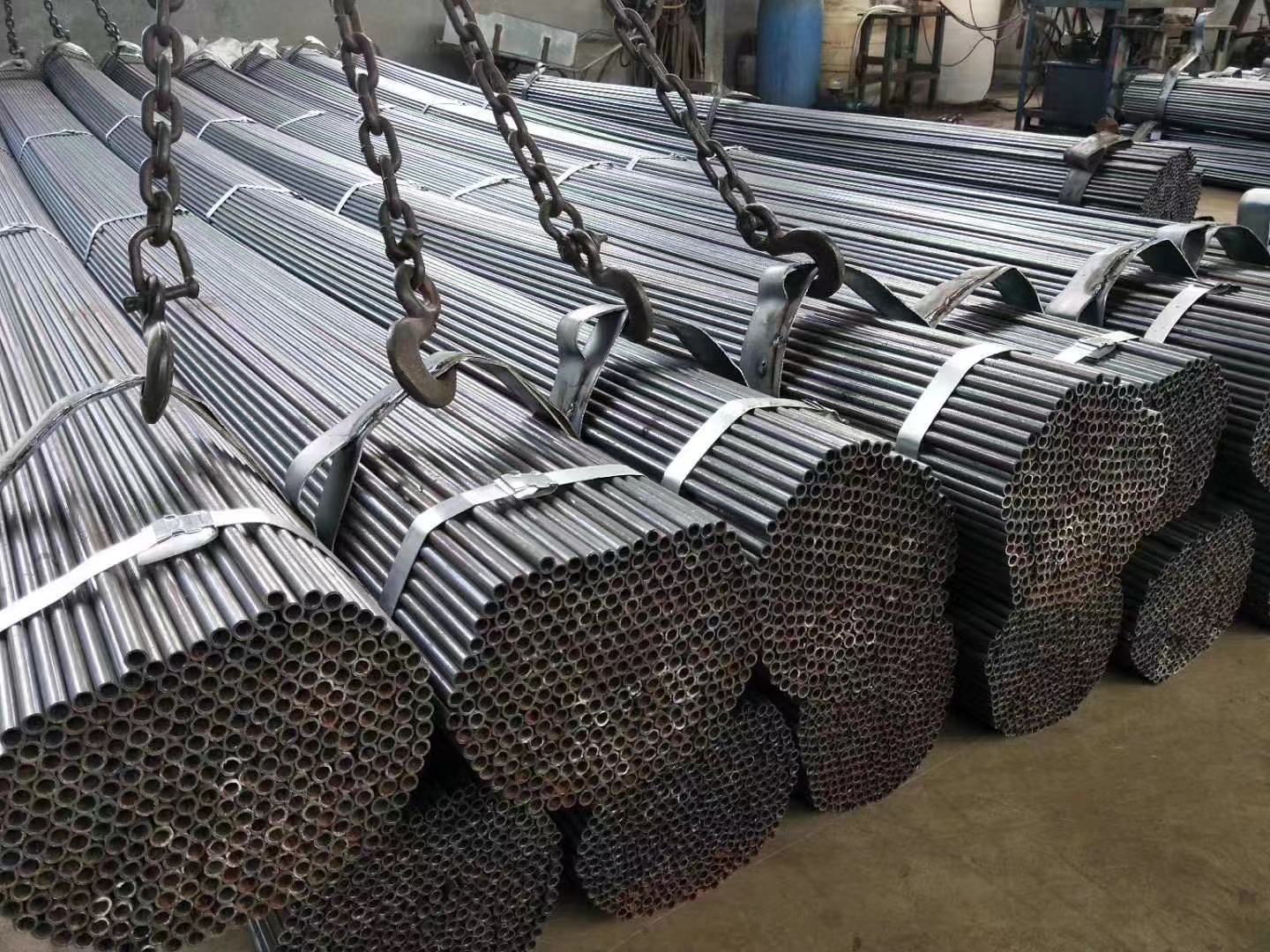 焊接钢管贸商即使为出货下调市场报价